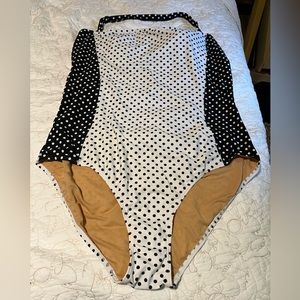 Down east polka dot swimsuit 4x NWT